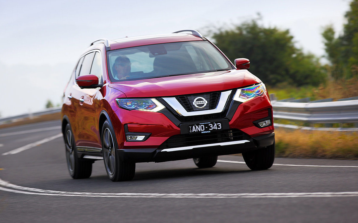 Comparison Nissan XTrail Ti 2017 vs Nissan Rogue 2017 SUV Drive